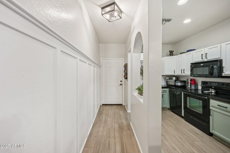 14-web-or-mls-S Bristol-S1008-014