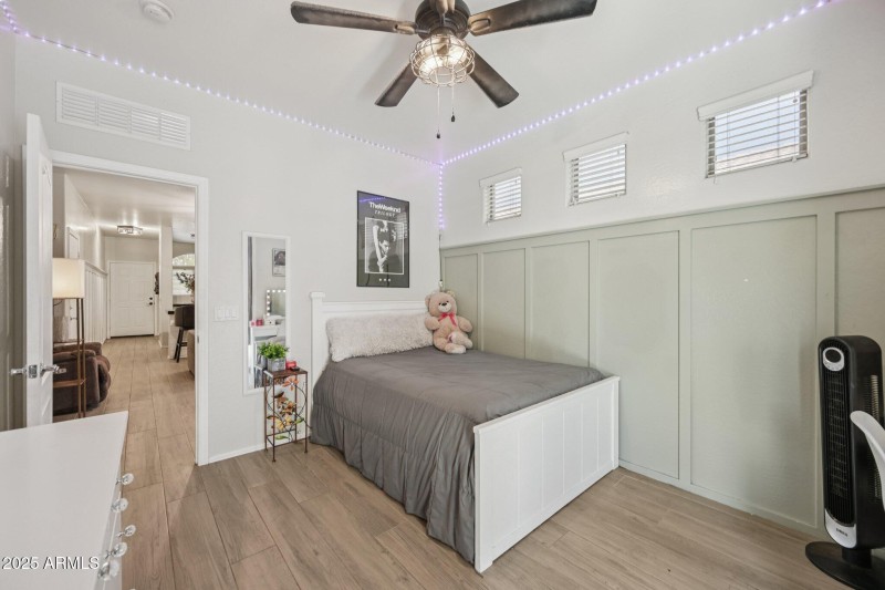 19-web-or-mls-S Bristol-S1008-019