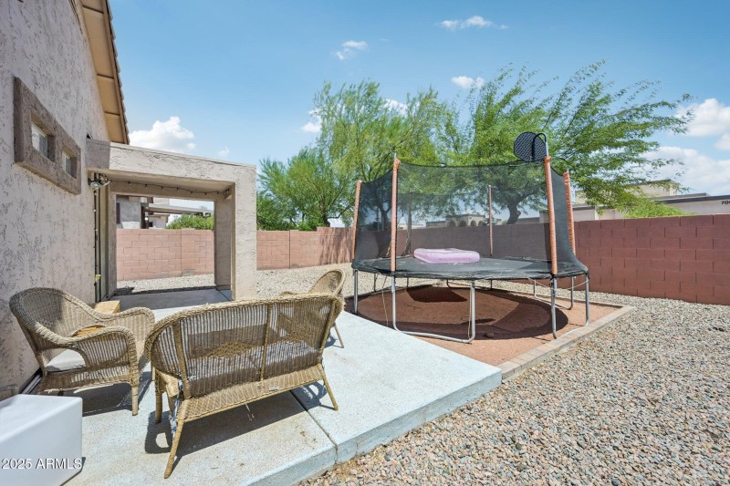 23-web-or-mls-S Bristol-S1008-023