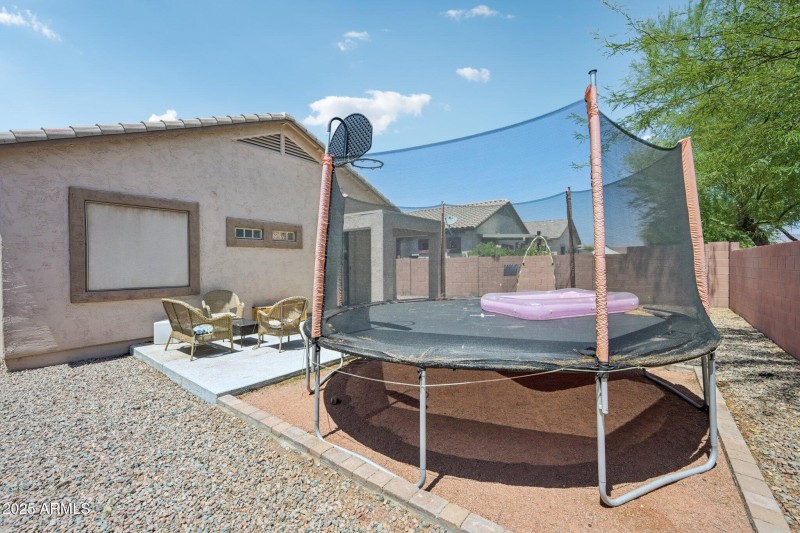 24-web-or-mls-S Bristol-S1008-024