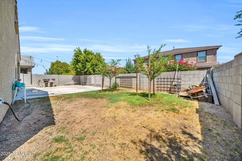 12038 W Davis Ln-34