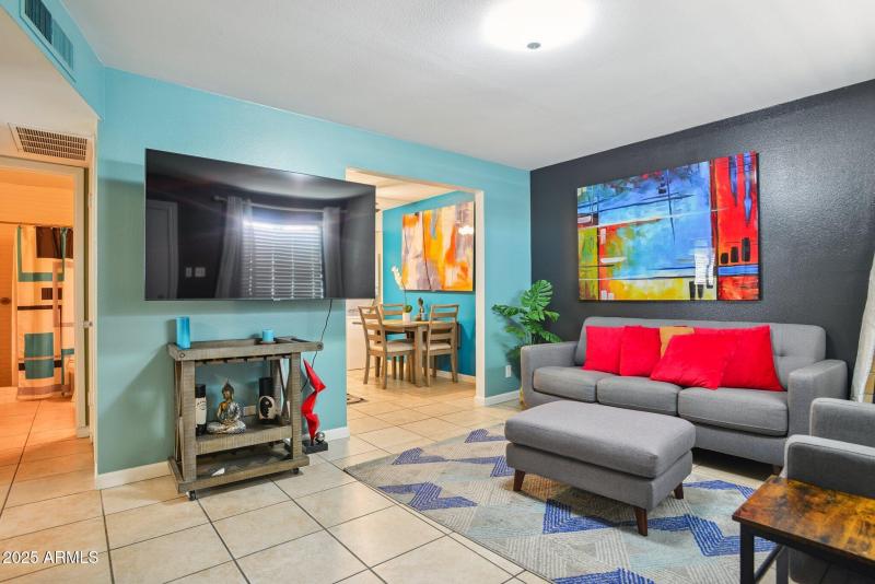 2-web-or-mls-8046-e-oak-st