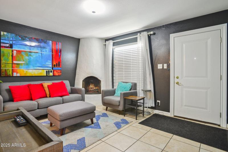 4-web-or-mls-8046-e-oak-st