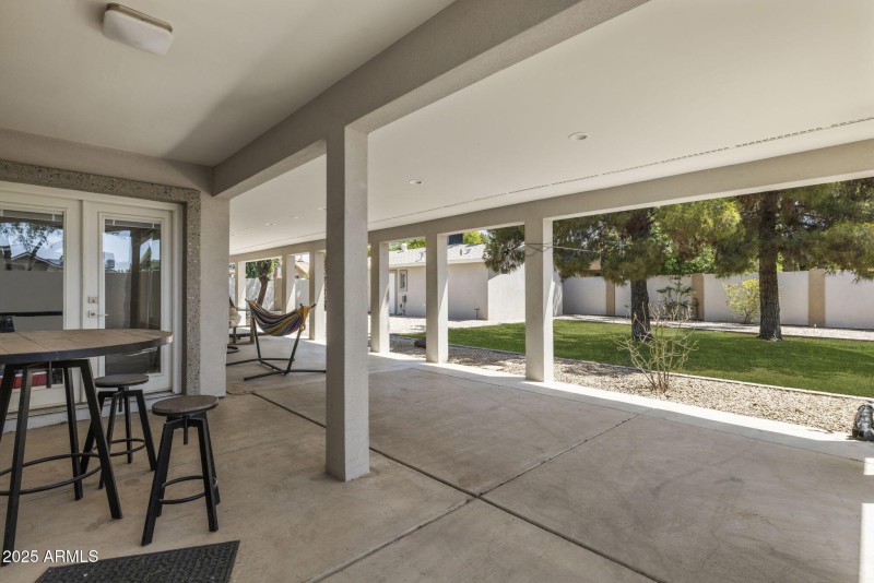 Huge Convered patio