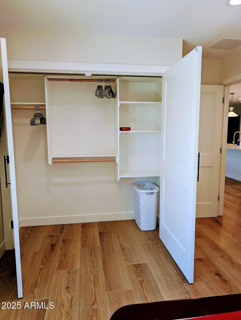 bedroom 2 closet (2)