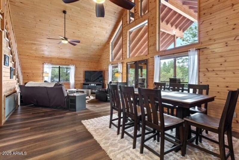 Dining Area-2343 E Dovetail Trail, Overg