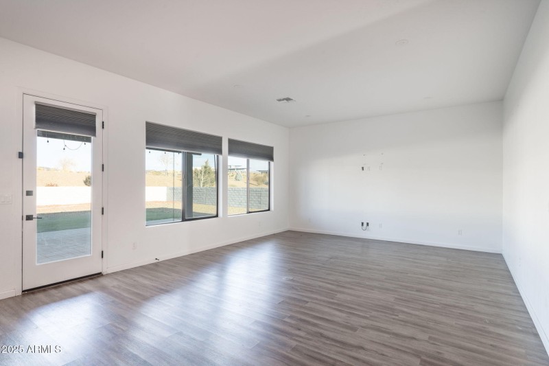 17-web-or-mls-5656-e-killen-loop