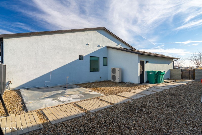 42-web-or-mls-5656-e-killen-loop