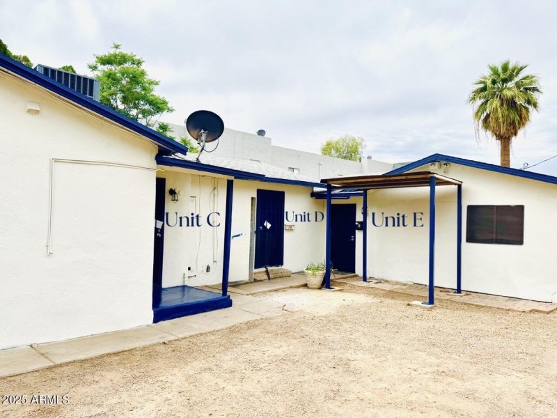 32nd St - Units C, D, E