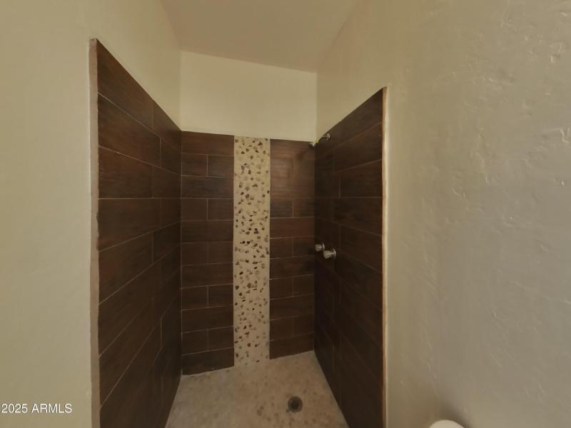 11_pc_JVJl25kpbu_roaQEQSvtE_layout_0