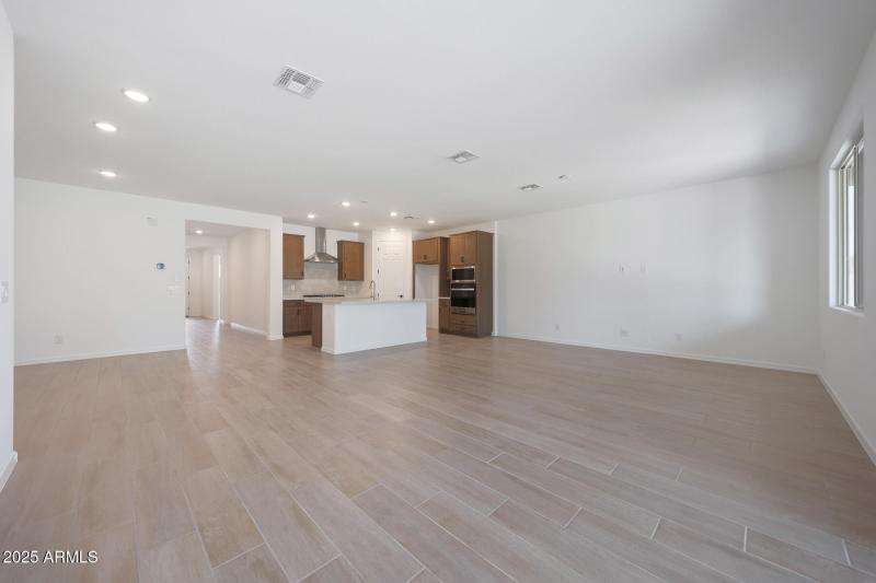 PHX_Landmarke_Lot 1039_Azure_866_Greatro