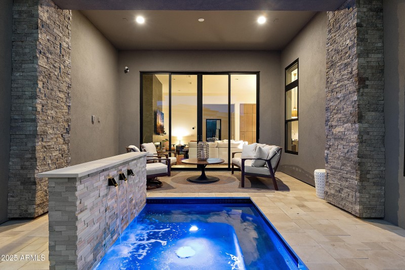 Covered outdoor patio entertaining space