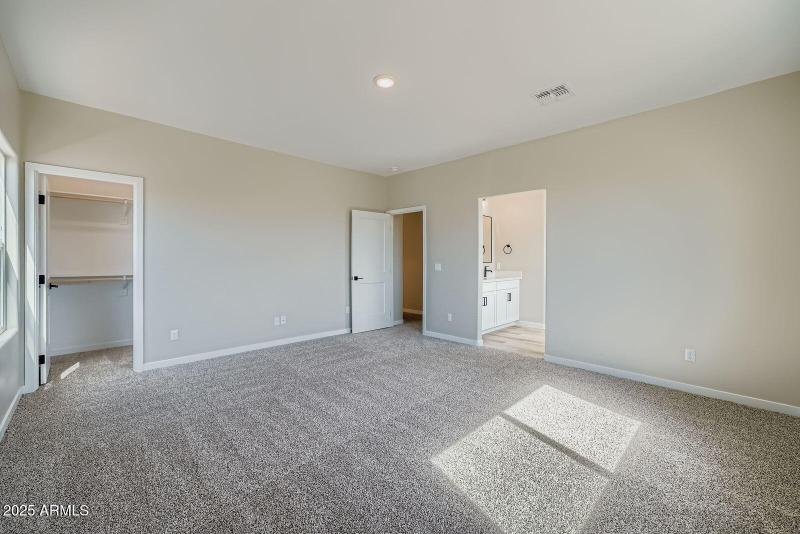 15 - 5523 Primary Bedroom