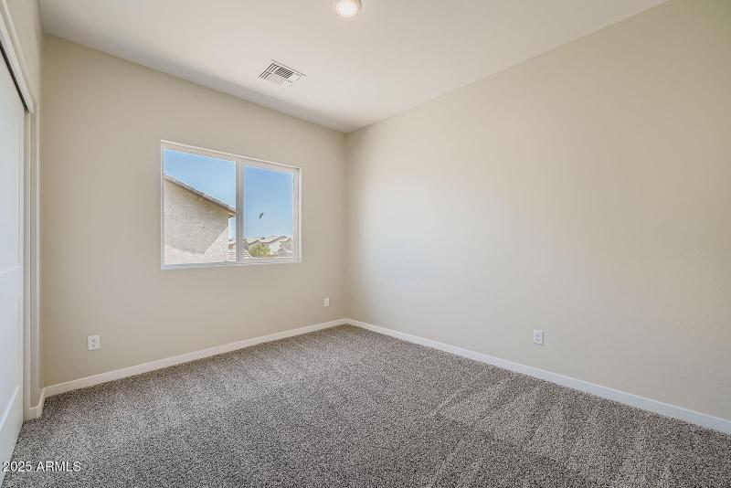 18 - 5523 Guest Room 1