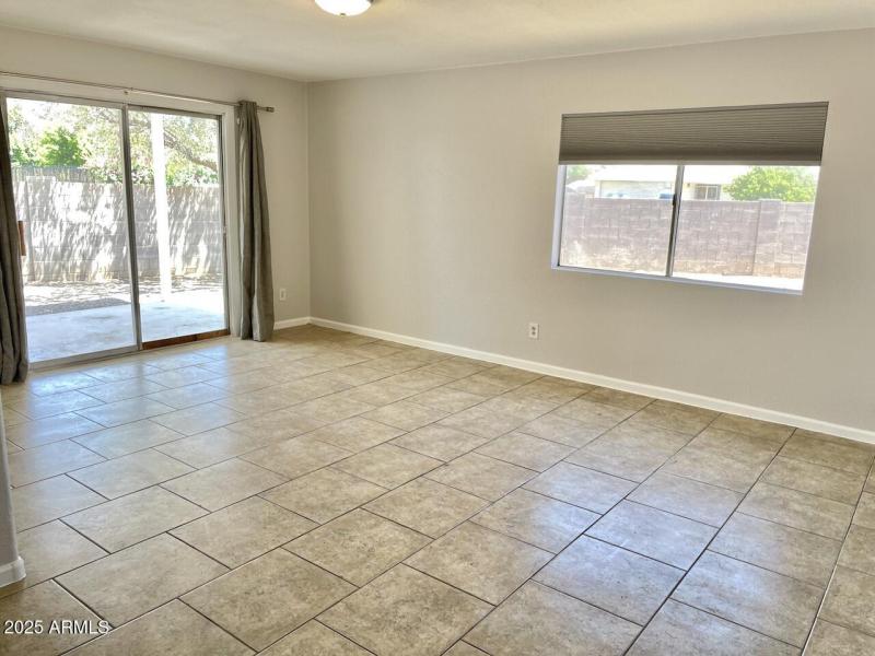 8 Living 14823 N 60th Ave