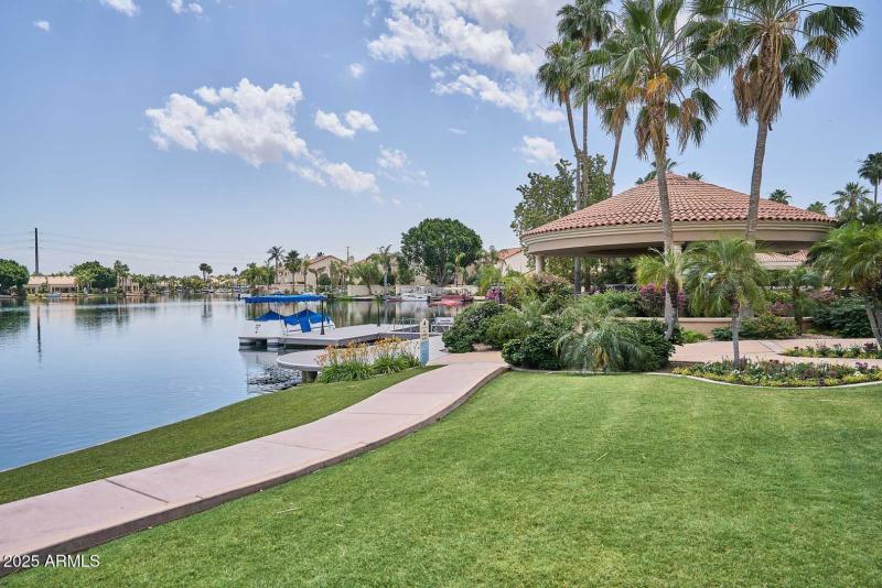 Val Vista Lakes-Lake and Bar