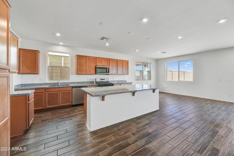 003_Kitchen & Dining