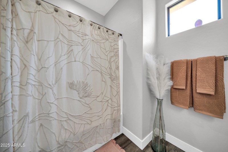 9551 E Redfield Rd-30