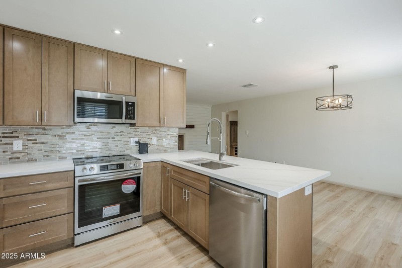 11-web-or-mls-37th-11