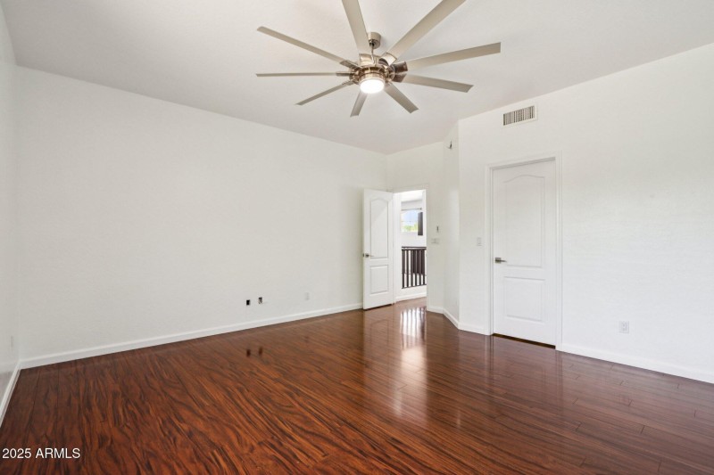 4th Bedroom (Upstairs)