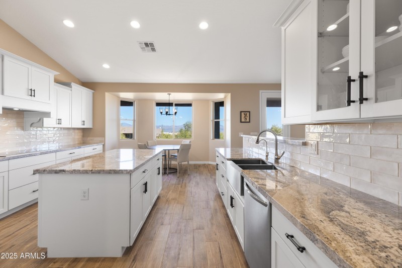 Large Kitchen with Island