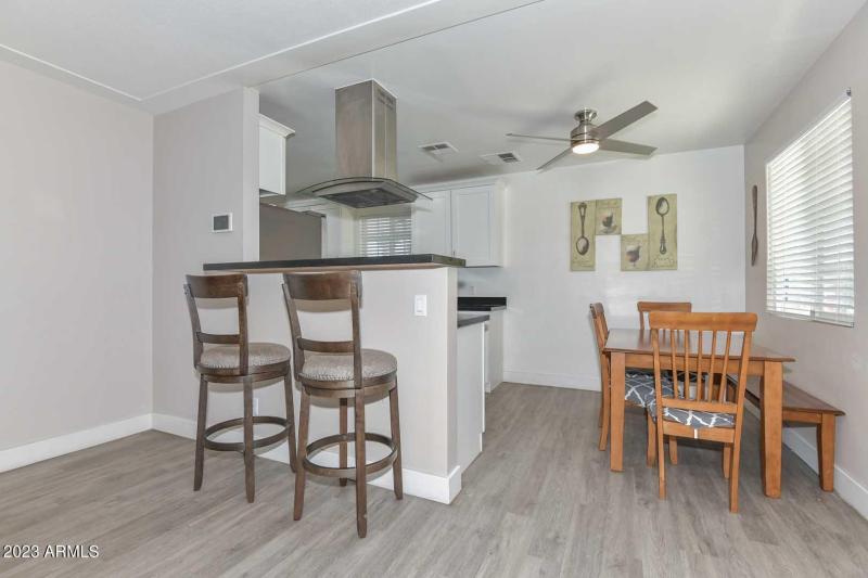 Kitchen-Braekast Room