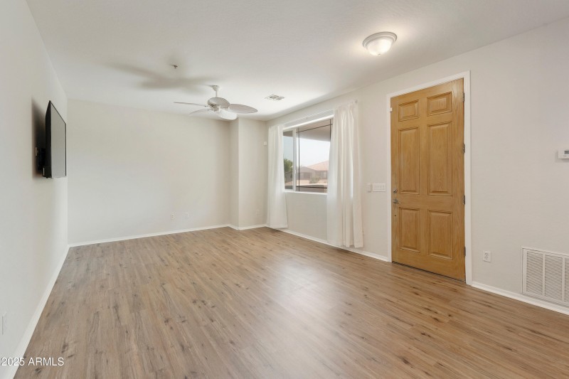 2155 N-010-003-dlb-MLS_Size