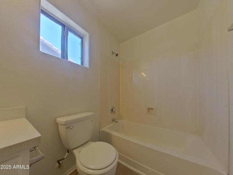 10_pc_0OytOamp4J_gaoeJX98CM_layout_0