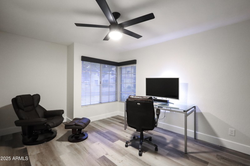 11840 N 40th Way. Office or Bedroom 1