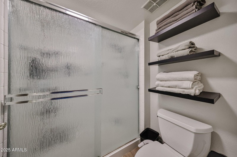 SEPARATE SHOWER AND TOLIET