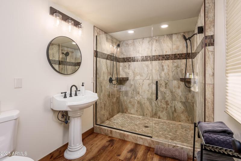 Guest Suite Bathroom