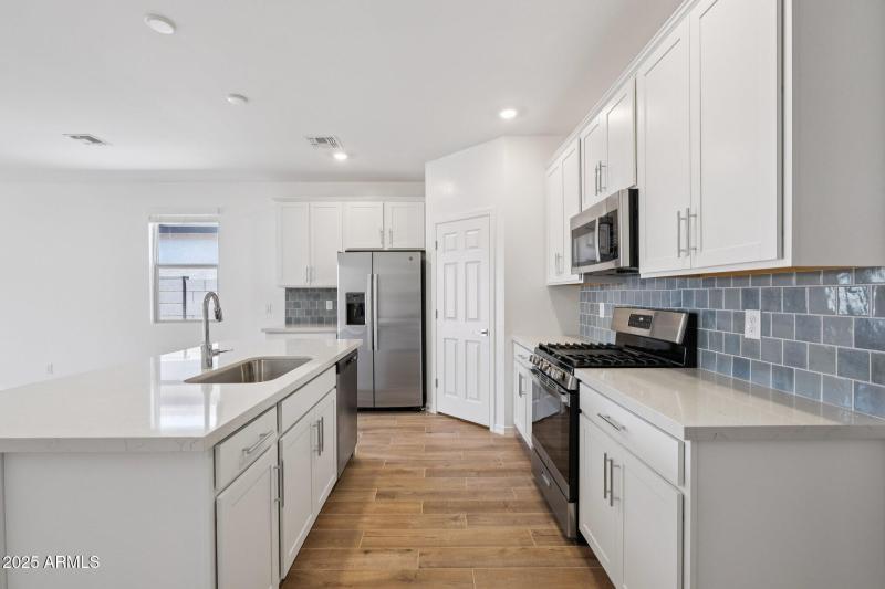 9-web-or-mls-W Old Timer Rd-S1008-009