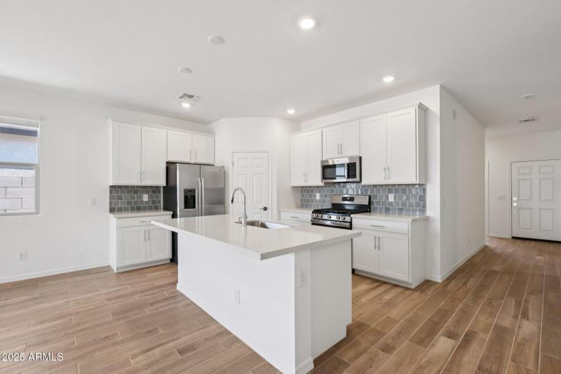 11-web-or-mls-W Old Timer Rd-S1008-011