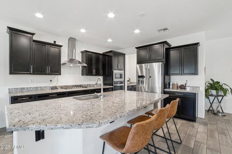 15-web-or-mls-W Luke Ave-S1208-013