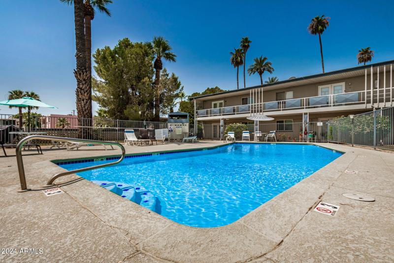 Americana Sparkling Pool