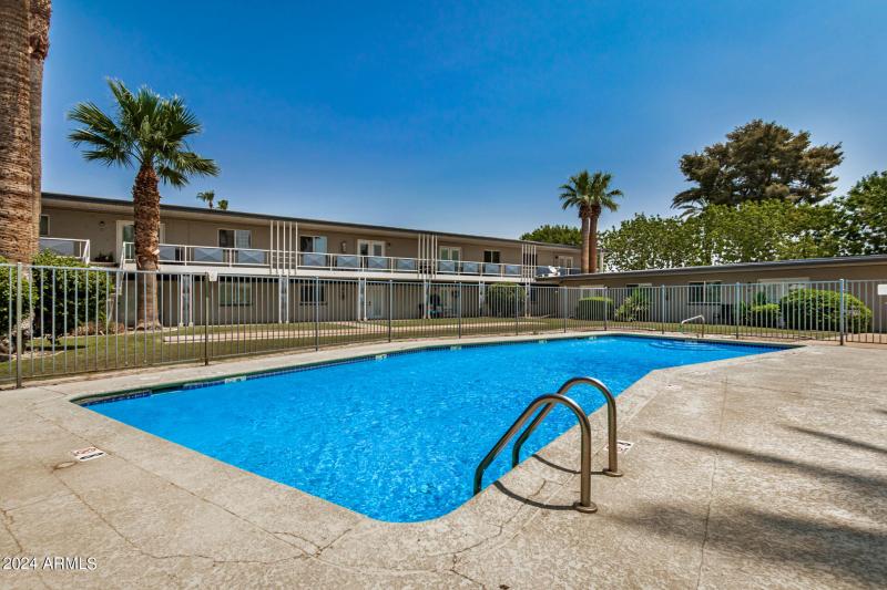 Americana Sparkling Pool