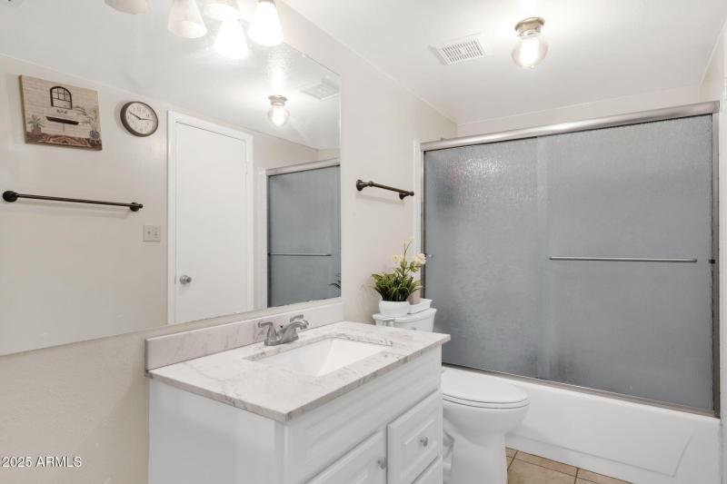 FIRST FLOOR BATHROOM