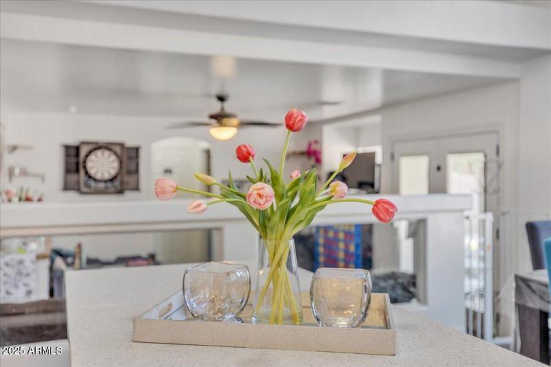 02-7760_W_Marlette_Ave20