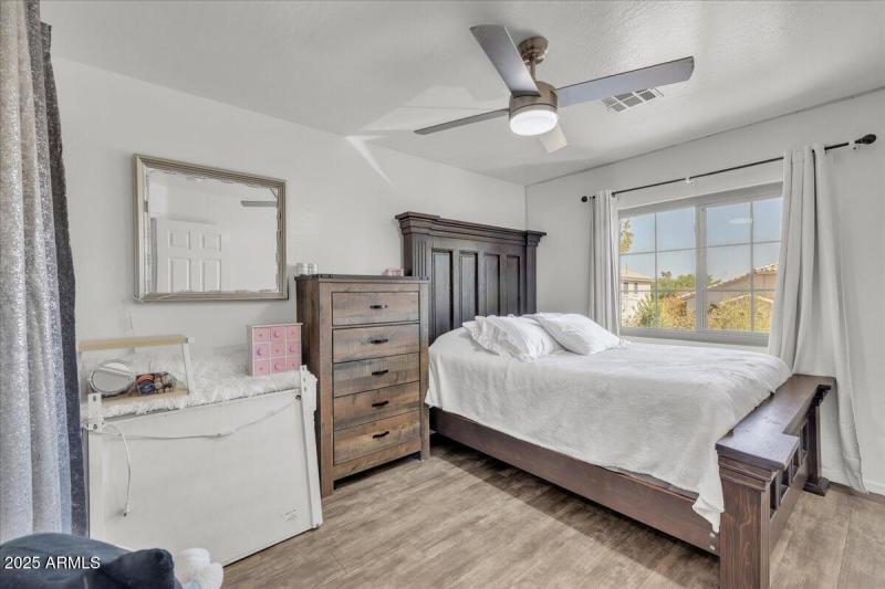 09-7760_W_Marlette_Ave11