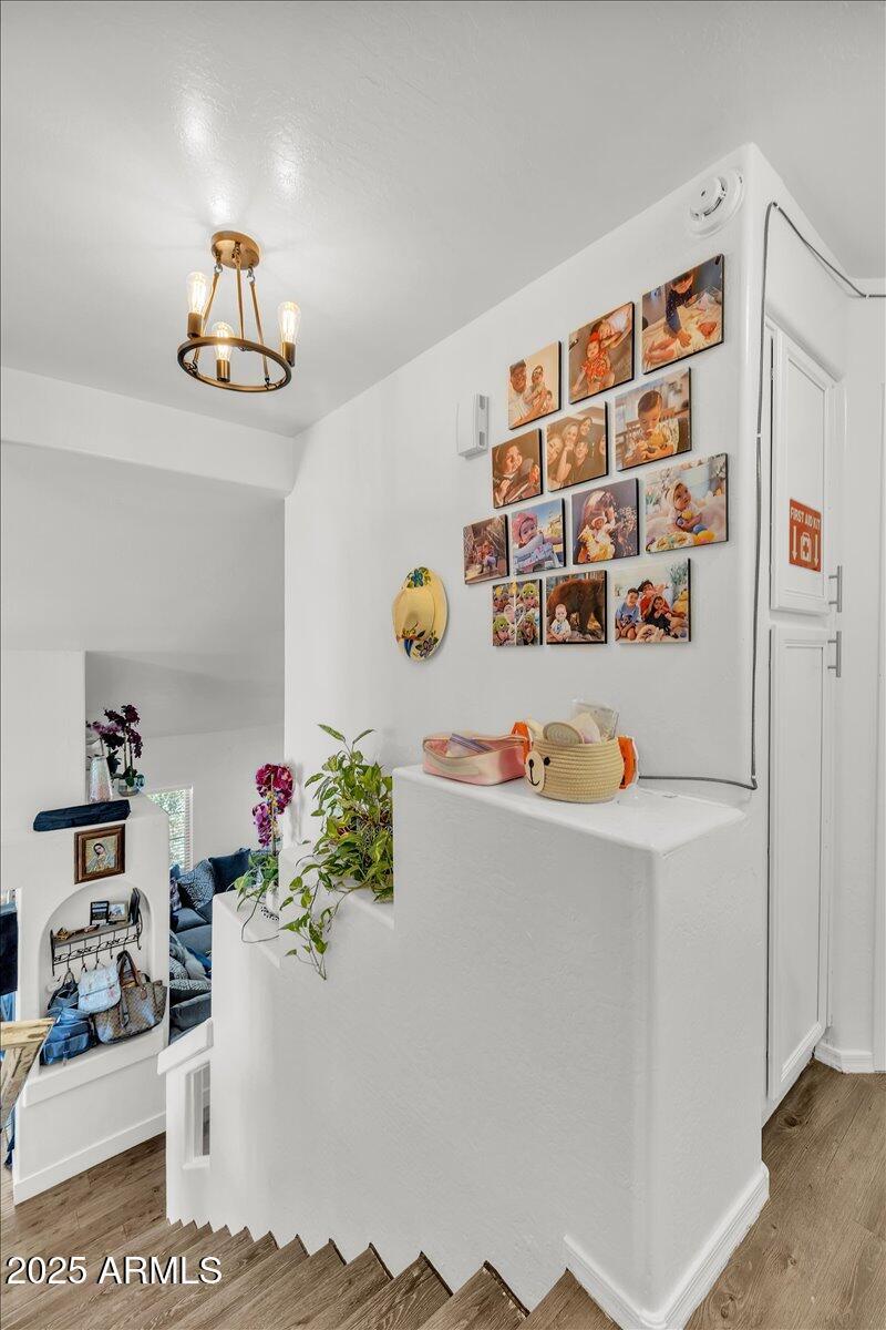 13-7760_W_Marlette_Ave13