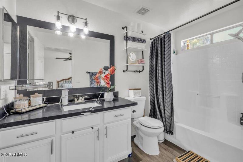 19-7760_W_Marlette_Ave3