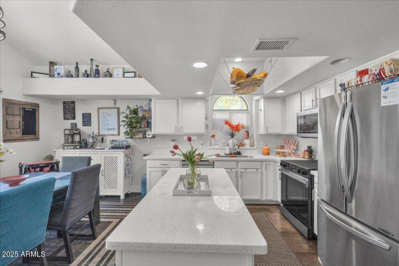 20-7760_W_Marlette_Ave18