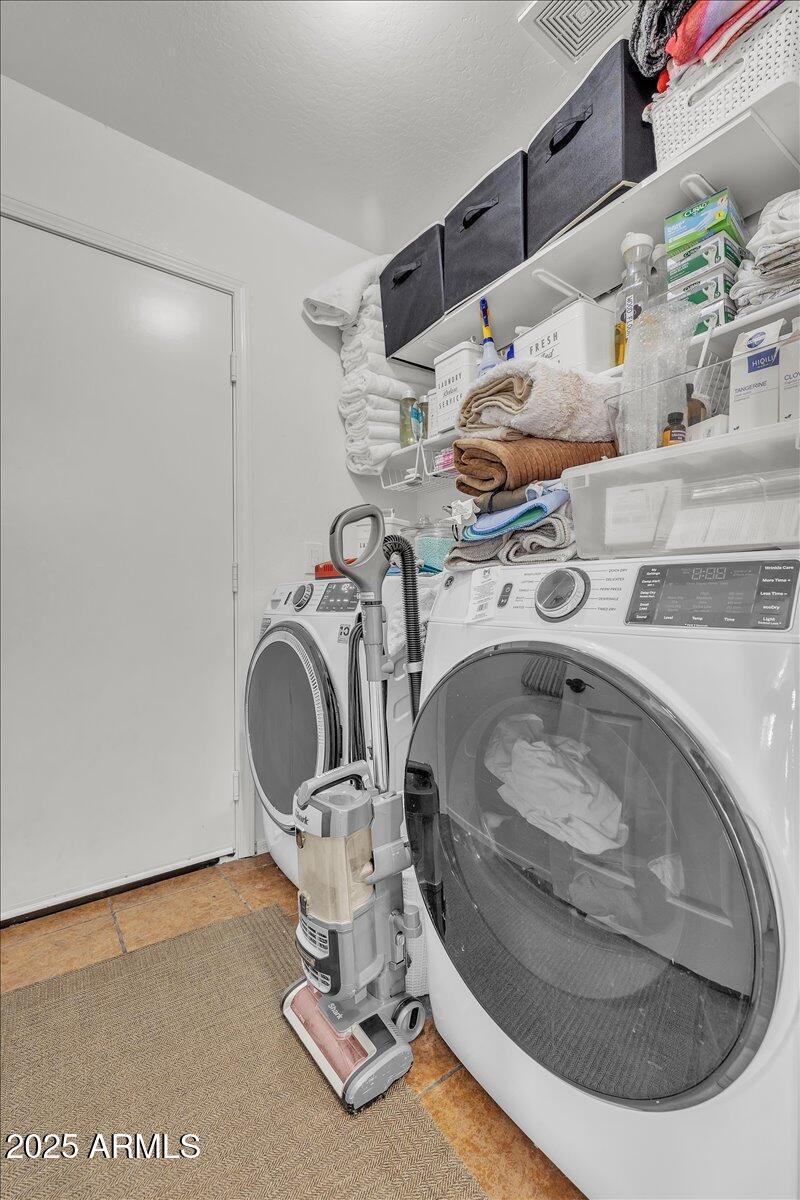 33-7760_W_Marlette_Ave28