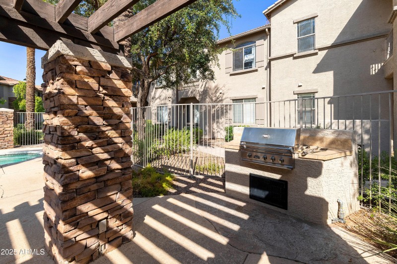 2155 N-038-028-DLB 2896-MLS_Size