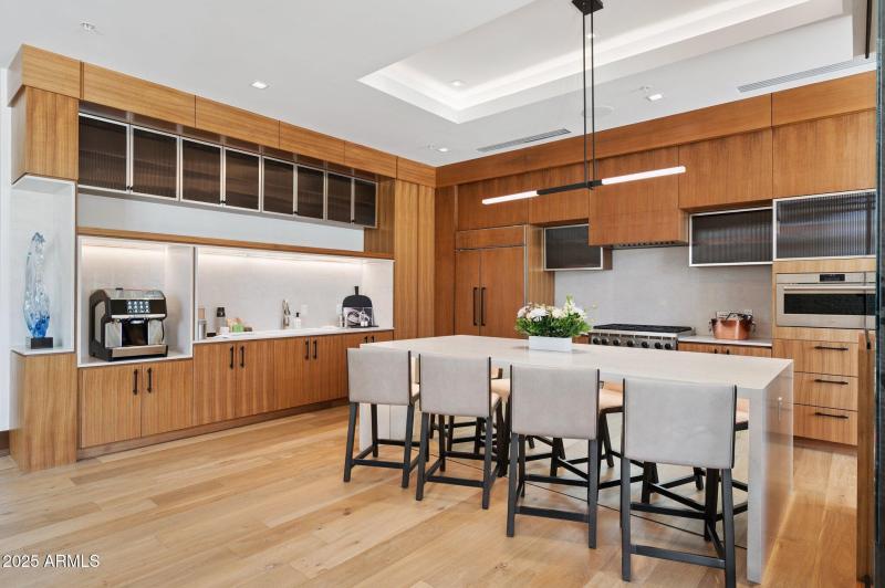 Ritz-Carlton Residences Clubhouse