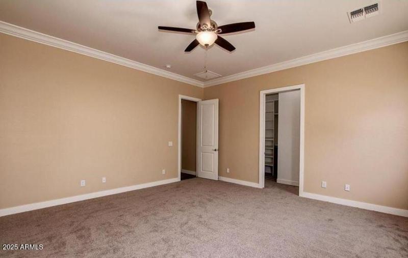 27 MasterBedroom