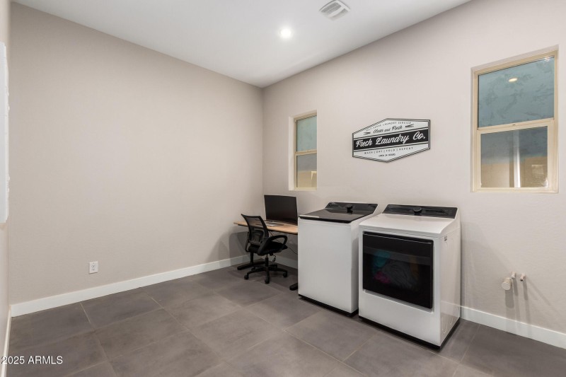 Super Laundry Room