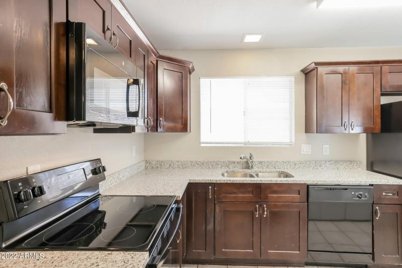 006-photo-kitchen-11372757