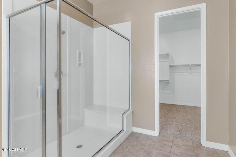 10718 E Lumiere Ave-large-020-016-10718