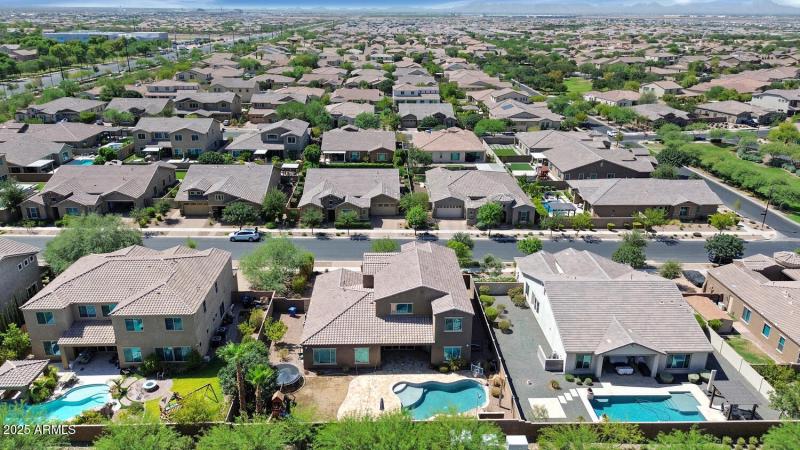 10718 E Lumiere Ave-large-045-001-10718